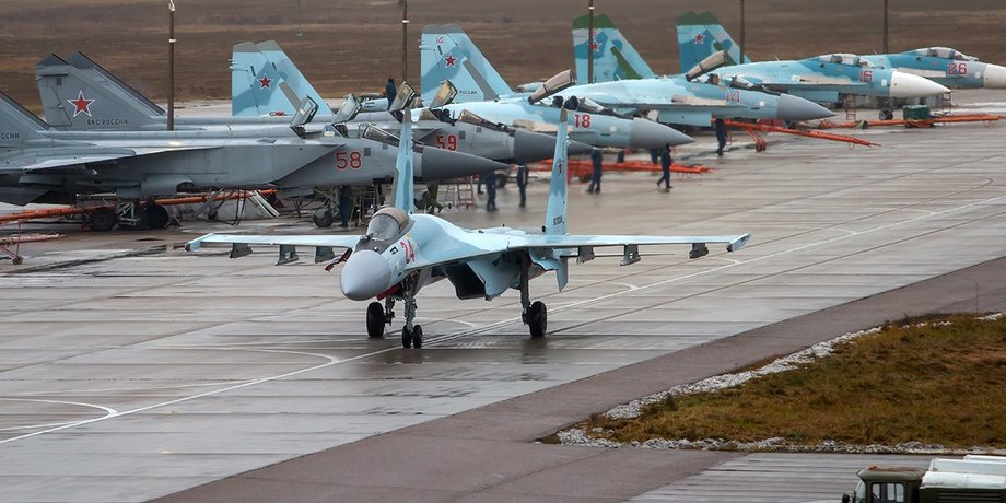 Російські літаки на аеродромі