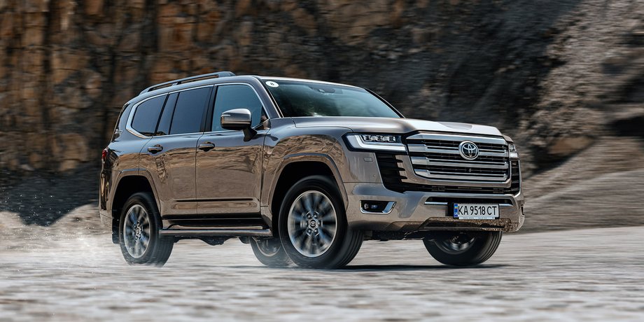 цена Toyota Land Cruiser 300