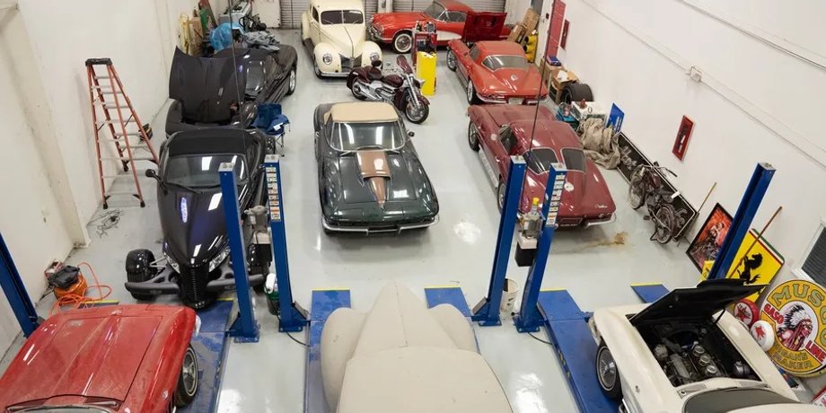 коллекция ретро-авто, коллекция авто, Chevrolet Corvette, Dodge Challenger, Ford V8, Lincoln Continental