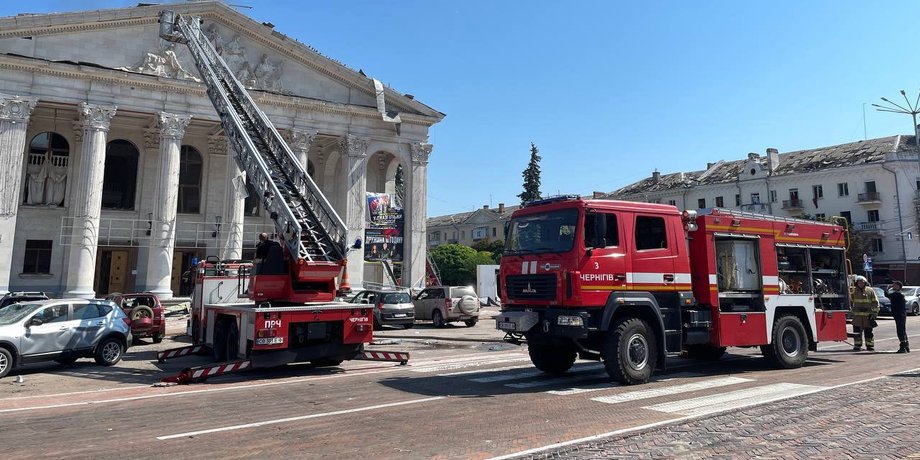 чернігів, драмтеатр у чернігові, ракетний удар, дснс