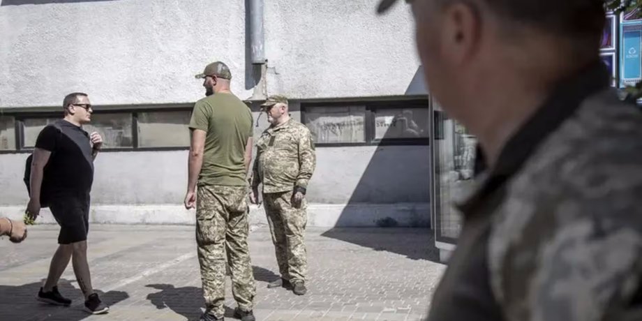 тцк возле предприятия