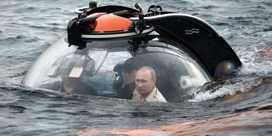 Путін на батискафі, Севастополь