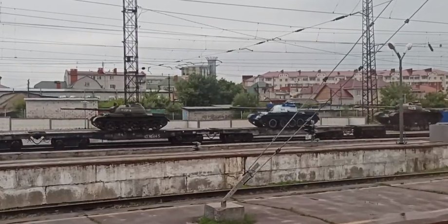 эшелон с танками Т-54