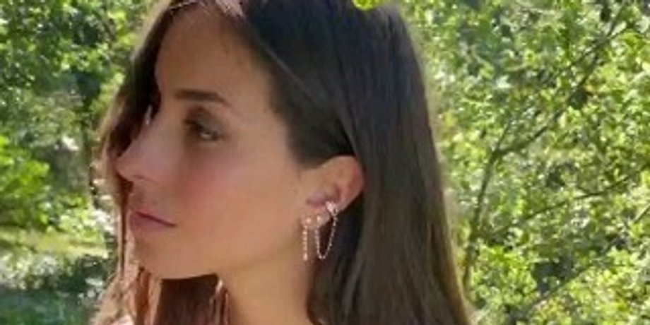 Инес де Рамон, девушка Брэда Питта, Брэд Питт и Анджелина Джоли, Пол Уэсли дневники вампира, собака Инес де Рамон Грегги
