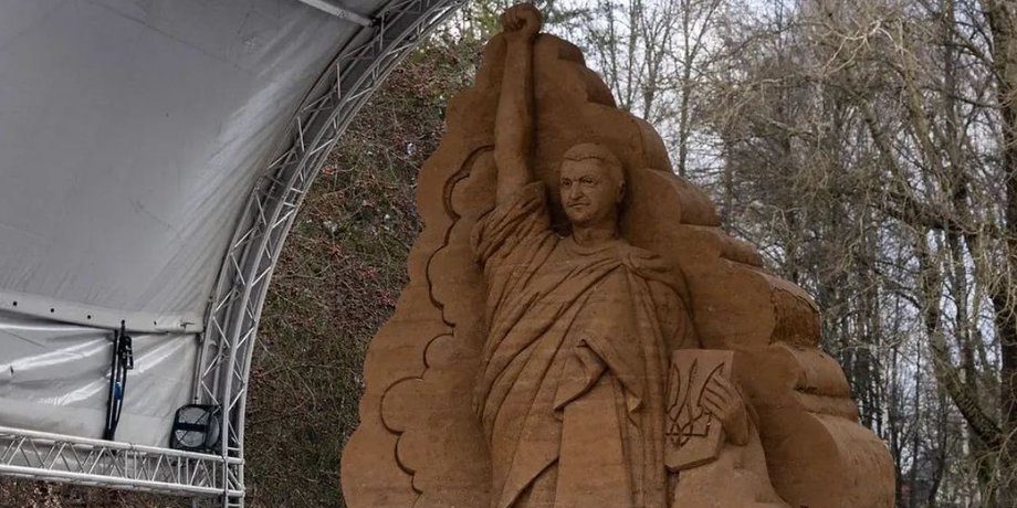Памятник Владимиру Зеленскому в Эстонии