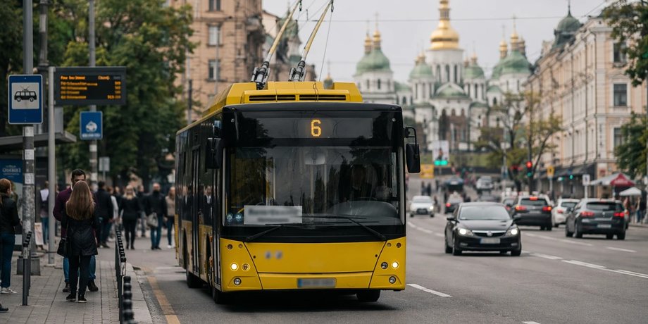 фото тролейбуса №6 у Києві під час виїзду на маршрут