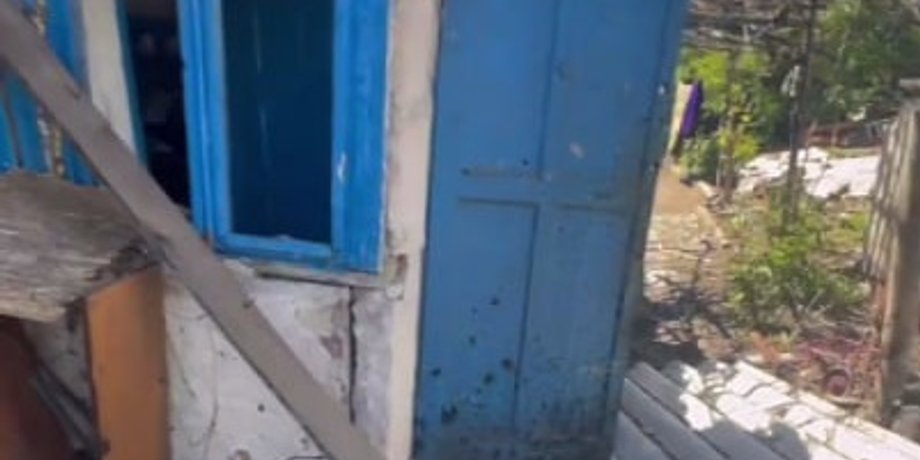 Снаряд поцілив у подвір'я баби Маші