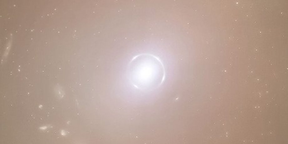 кільце Ейнштейна NGC 6505