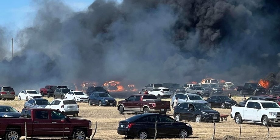 пожежа в США, пожежа в авто, згоріло авто, згорів автомобіль, масштабна пожежа