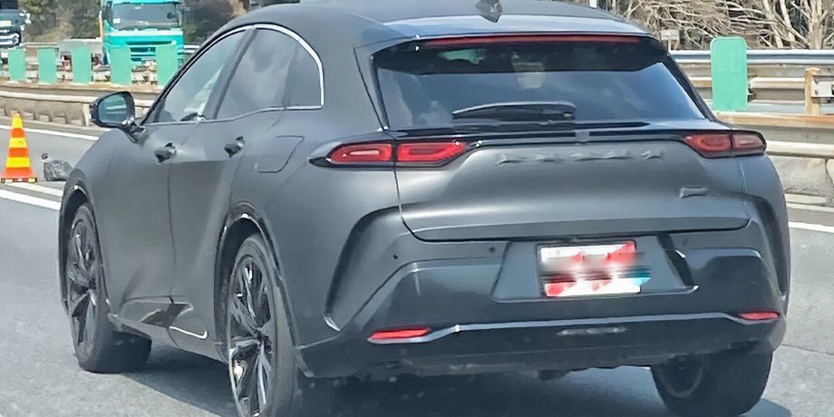 кроссовер Тойота, Toyota Crown, Toyota Crown Sport, Toyota Crown 2023, новая Toyota Crown