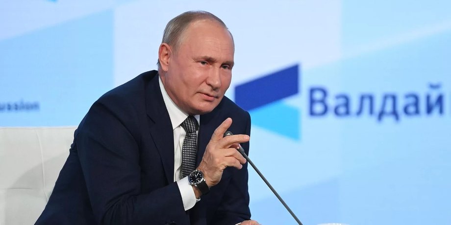 Путін прокоментував удари РФ по складах, АЗС та ТЦ Путін про удари РФ по складах, АЗС та ТЦ в Україні