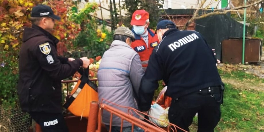 пенсіонерка, переохолодження, поліція, Хмельницька область