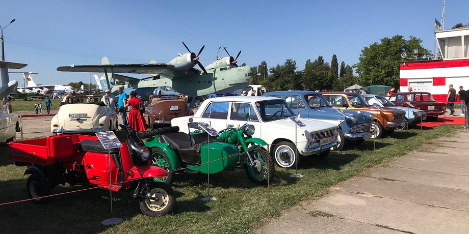 Ретро, ретро авто, ретро мотоцикли, літаки, Музей авіації, ОлдКарЛенд, OldCarLand