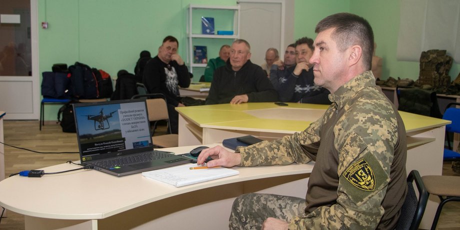 ТЦК, інститут, вчителі, БПЛА, дрони, Україна, фото