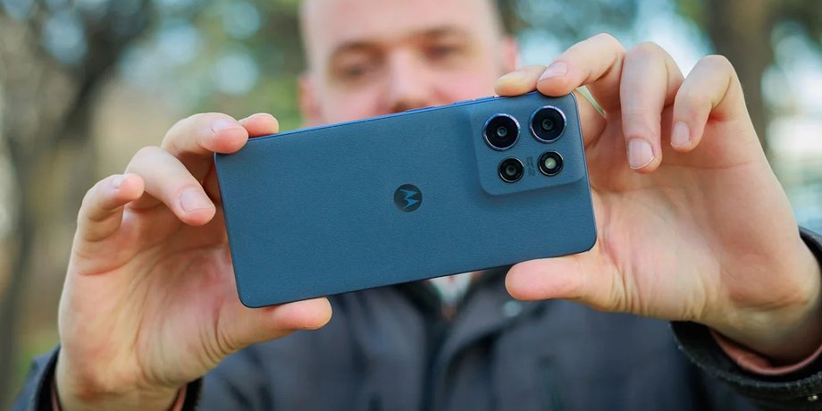 смартфон Moto G (2025)