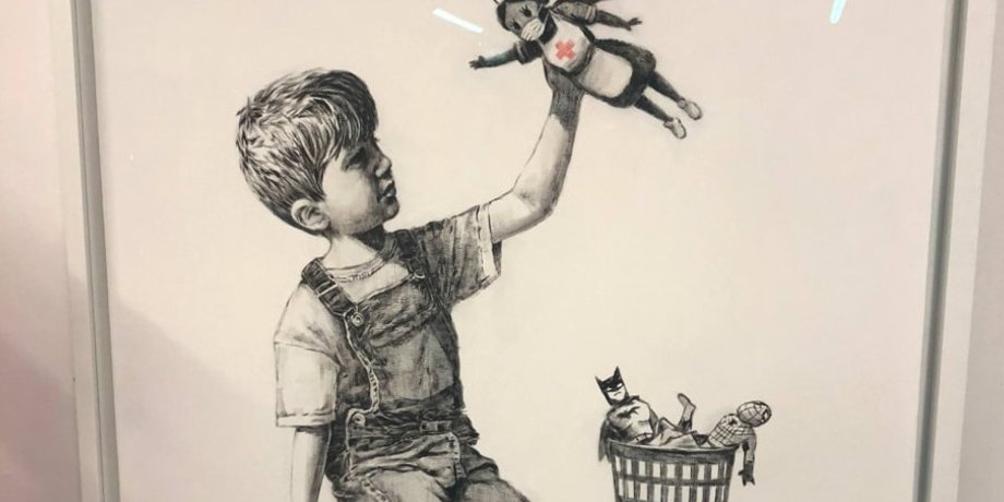 Фото: Instagram banksy и Paula Head
