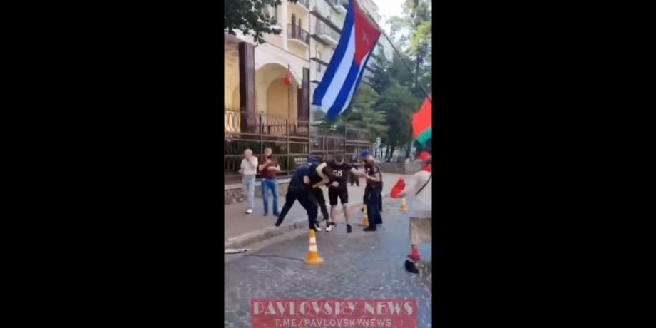 бійка, бійка в Києві, посольство Білорусі в Києві, Білорусь