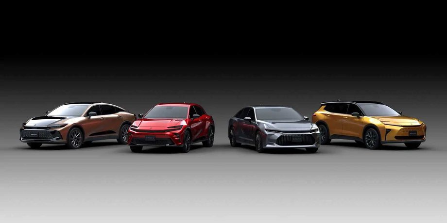 Toyota, Toyota Crown, Авто, Автомобили, Модели, Фото, Новинки, Гибриды, Кроссоверы, Седан, Видео