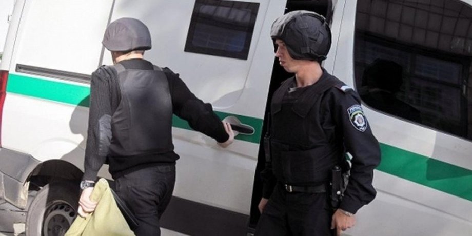 Влада Угорщини захопила 7 співробітників "Ощадбанку" у заручники