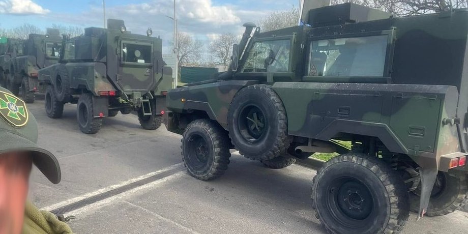 Alvis 4 бронемашина бронеавтомобіль спецпідрозділ озброєння Kraken БТР Україна