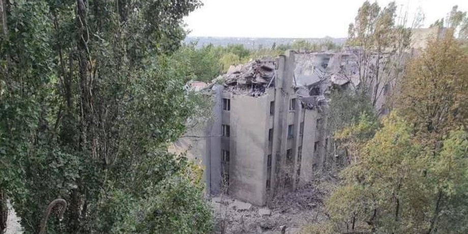 Разрушение базы ВС РФ