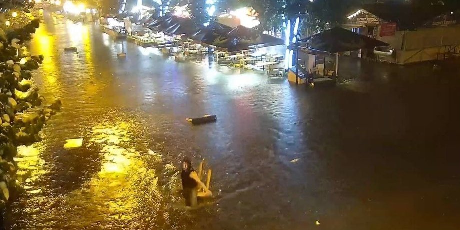 наводнение в одессе, наводнение в одессе сегодня, одесса сегодня потоп видео, ливень в одессе сегодня видео