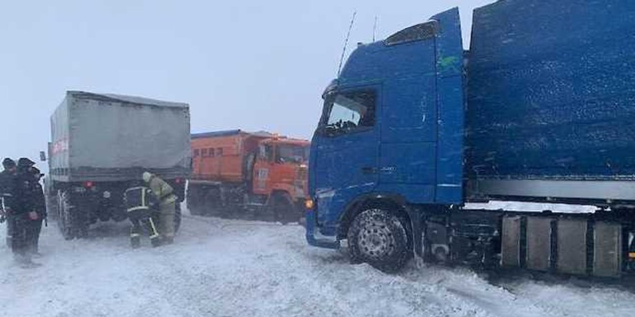 снегопад, киев, фуры, кгга, столица, киев закрывают, непогода, погодные условия, ухудшение погоды