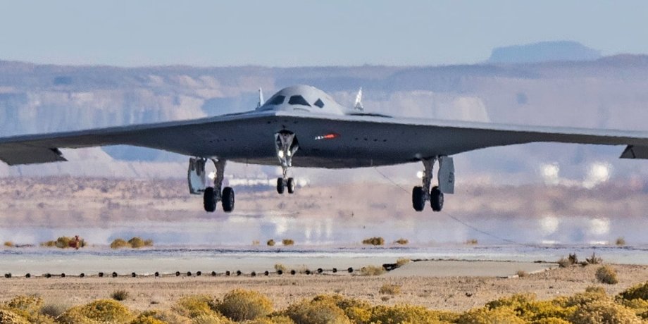 літак B-21