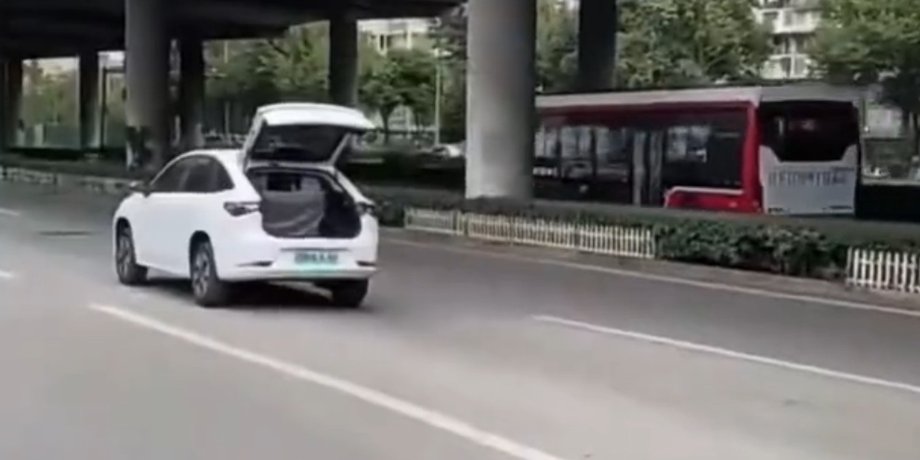 ДТП електромобіль, Geely Cao Cao 60, електромобіль Geely