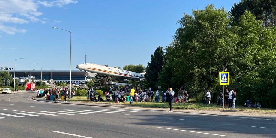 кишинів стрілянина аеропорт, кишинів, кишинів аеропорт, стрілянина кишинів, стрілянина кишинів