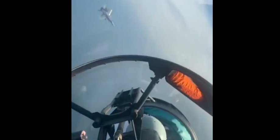 зіткнення F/A-18 і Су-30