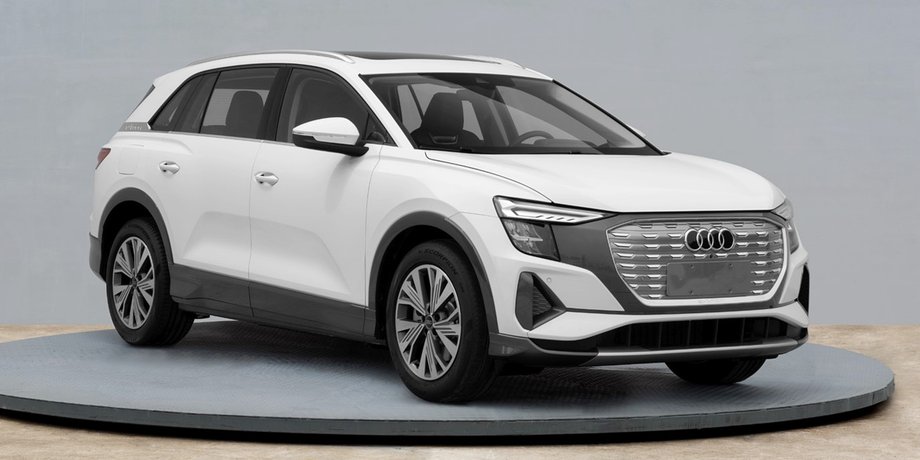 електричний кросовер Audi Q5 e-tron