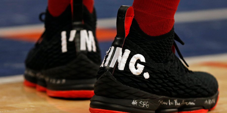 www.hoopshype.com