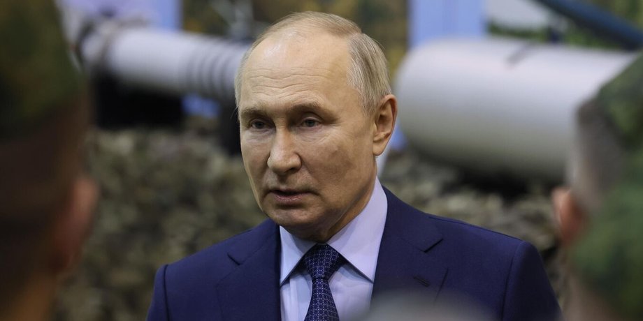 Путин не будет вести переговоры о завершении войны, поскольку РФ способна продолжить войну, хотя страдает от санкций, потерь техники и живой силы, ухудшения экономической ситуации