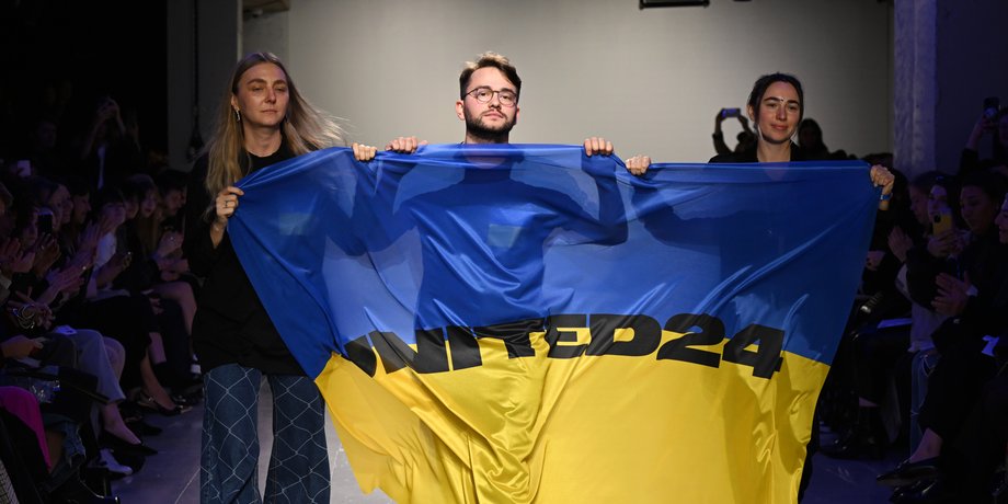 Иван Фролов, Ксения Шнайдер, Юлия Паскаль, украинский флаг, лондонская неделя моды, модный показ, лондон неделя моды