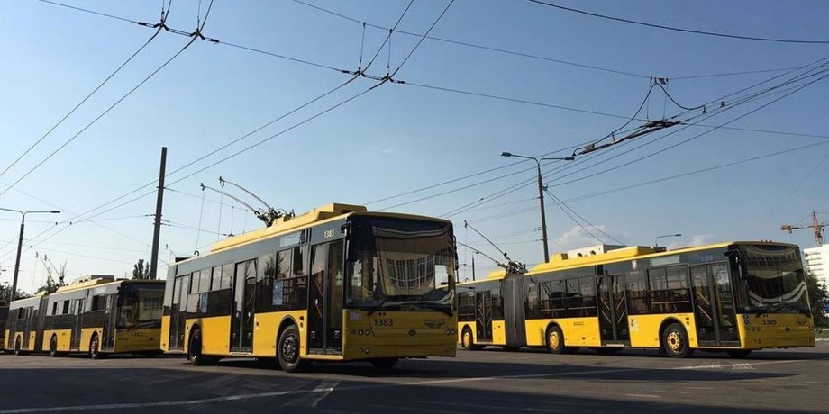 Кияни отримали новий спосіб перетнути Дніпро через маршрут автобусу № 1-М