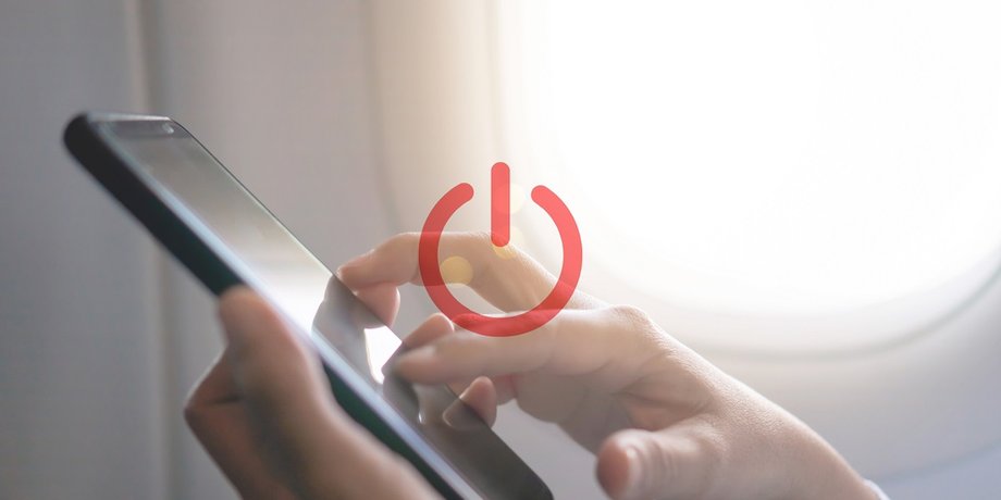 Смартфон на ОС Android в руках