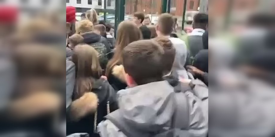 бунты в школах Великобритании, детские бунты, ученики вышли на протесты в британии