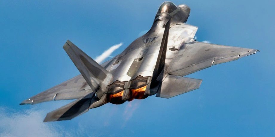 F-22 Raptor літак США в польоті