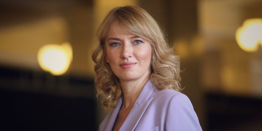 Голова партії "Слуга народу" Олена Шуляк подарувала третій особі майже 5 млн. гривень
