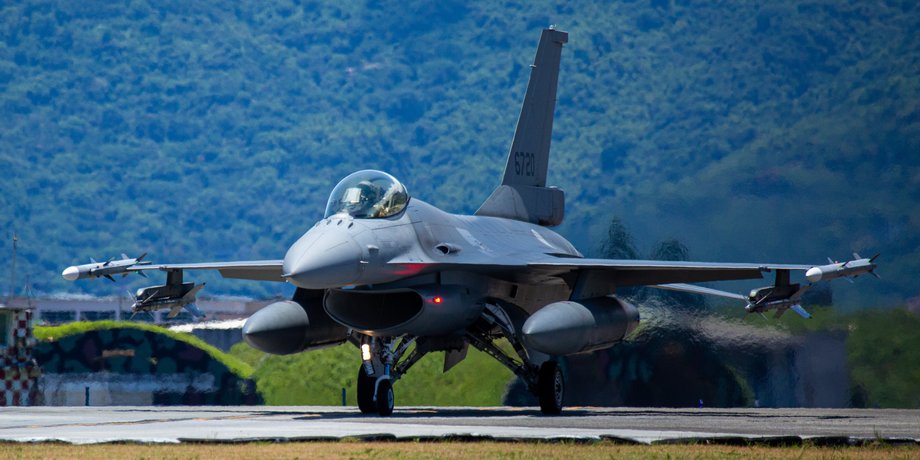 Истребитель, F-16, самолет, боевая авиация, военная помощь