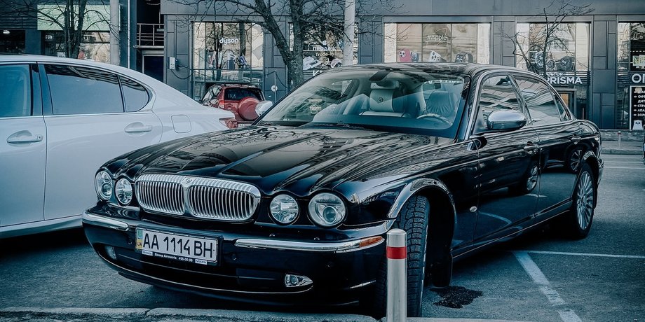 Daimler Super Eight, Jaguar XJ