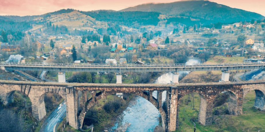 Село Ворохта в украинских Карпатах, что там можно увидеть
