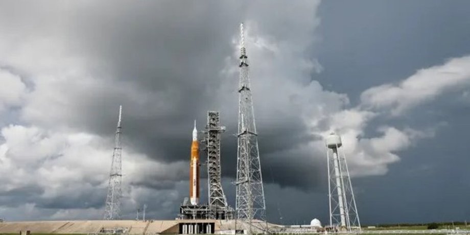 космчическая ракета, SLS