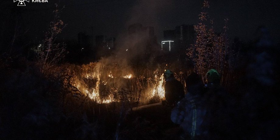 пожар, обломки беспилотника, БПЛА, обломки дрона, возгорание, ГСЧС, спасатели