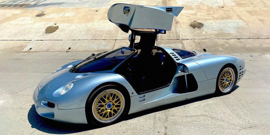 Isdera Commendatore 112i