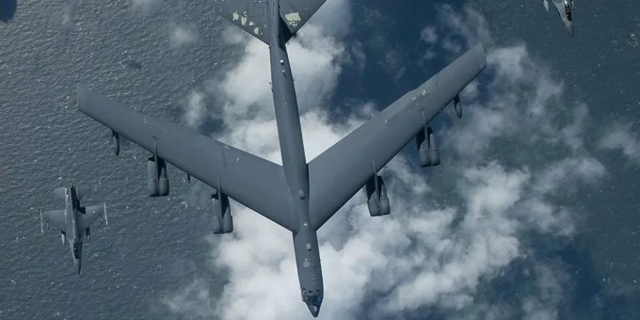 літак B-52