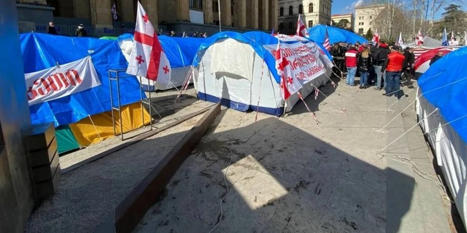 палатки