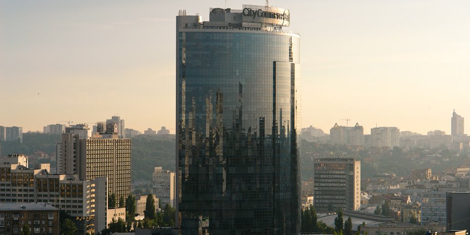 Фирташ продал бизнес-центр "Парус" в Киеве / Фото: slavpeople.com