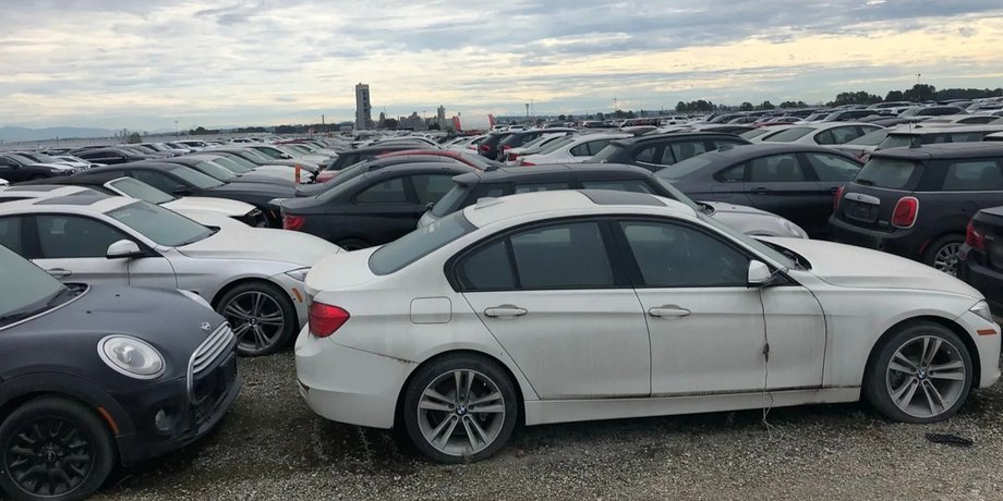 кладбище авто, новые BMW, BMW, БМВ, заброшенные авто, Mini, новые Мини, новые Mini